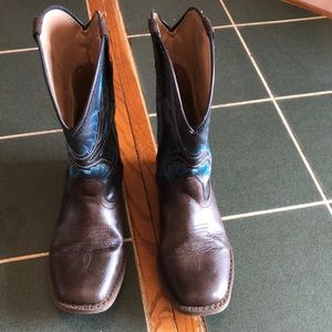 Boys size 2 cowboy boots